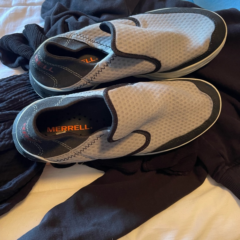 Awesome boys mens Merrell moccasins neoprene water proof active sneaker shoe 7